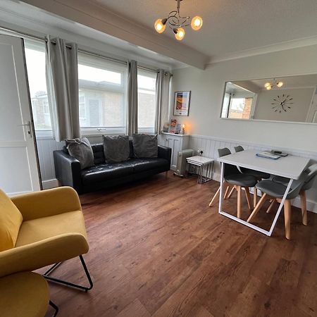 Beachcomber, Sunbeach, Scratby - Two Bed Chalet, Sleeps 4, Free Wi-Fi, Free Club Passes, Free Swimming And Pet Friendly Kültér fotó