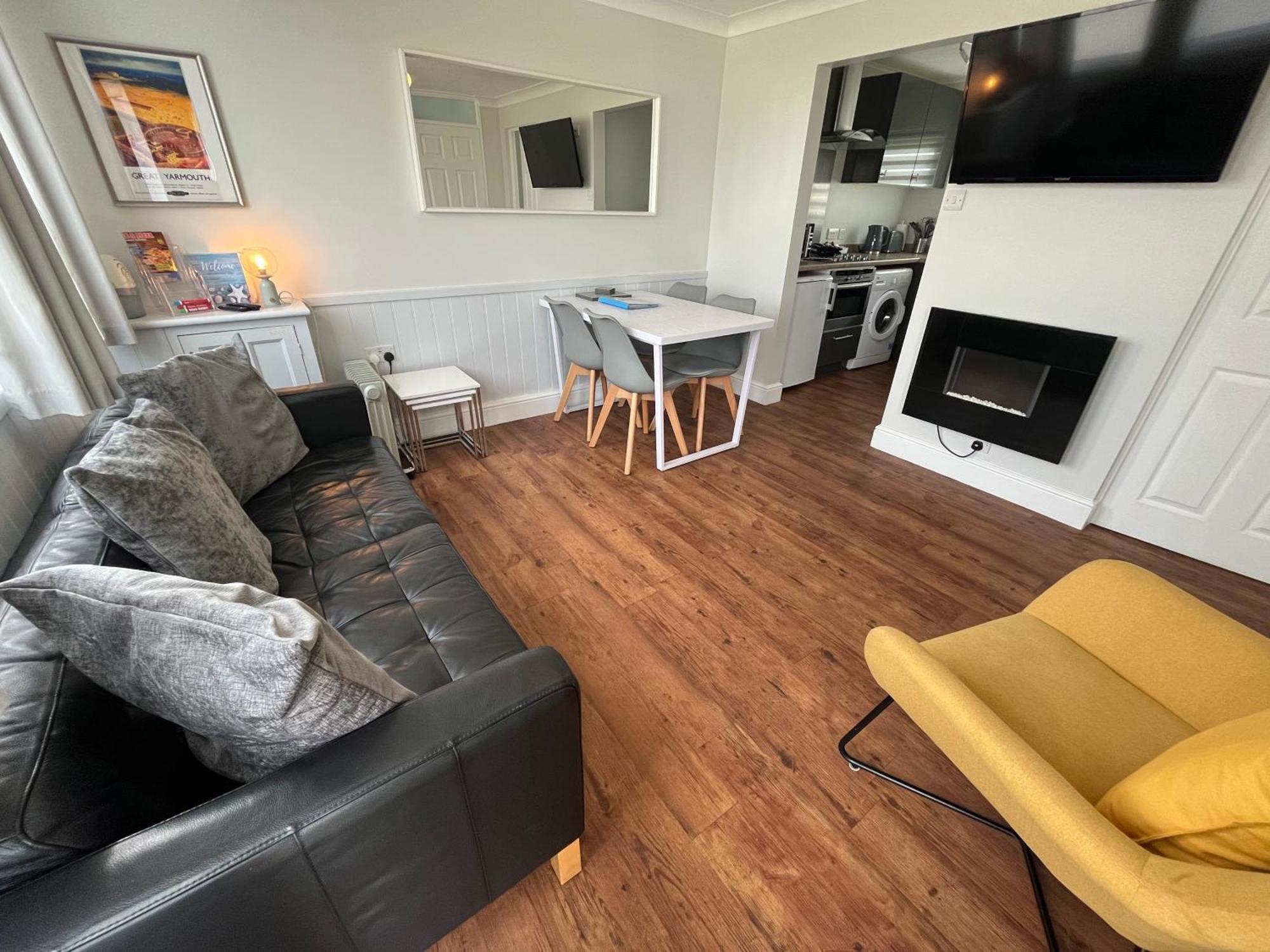 Beachcomber, Sunbeach, Scratby - Two Bed Chalet, Sleeps 4, Free Wi-Fi, Free Club Passes, Free Swimming And Pet Friendly Kültér fotó